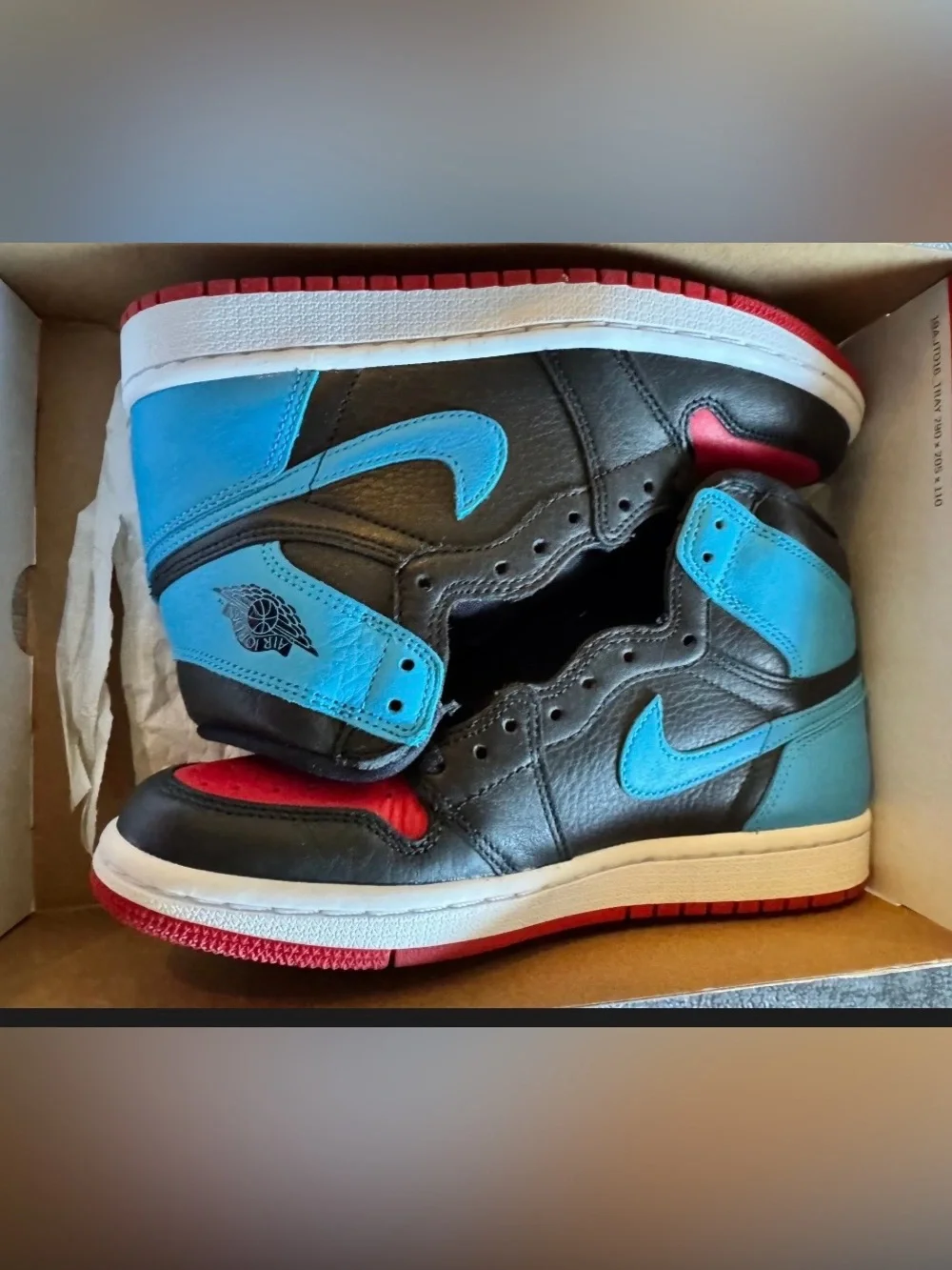 Jordan 1 Retro High NC to CHI (Women’s), Like NEW